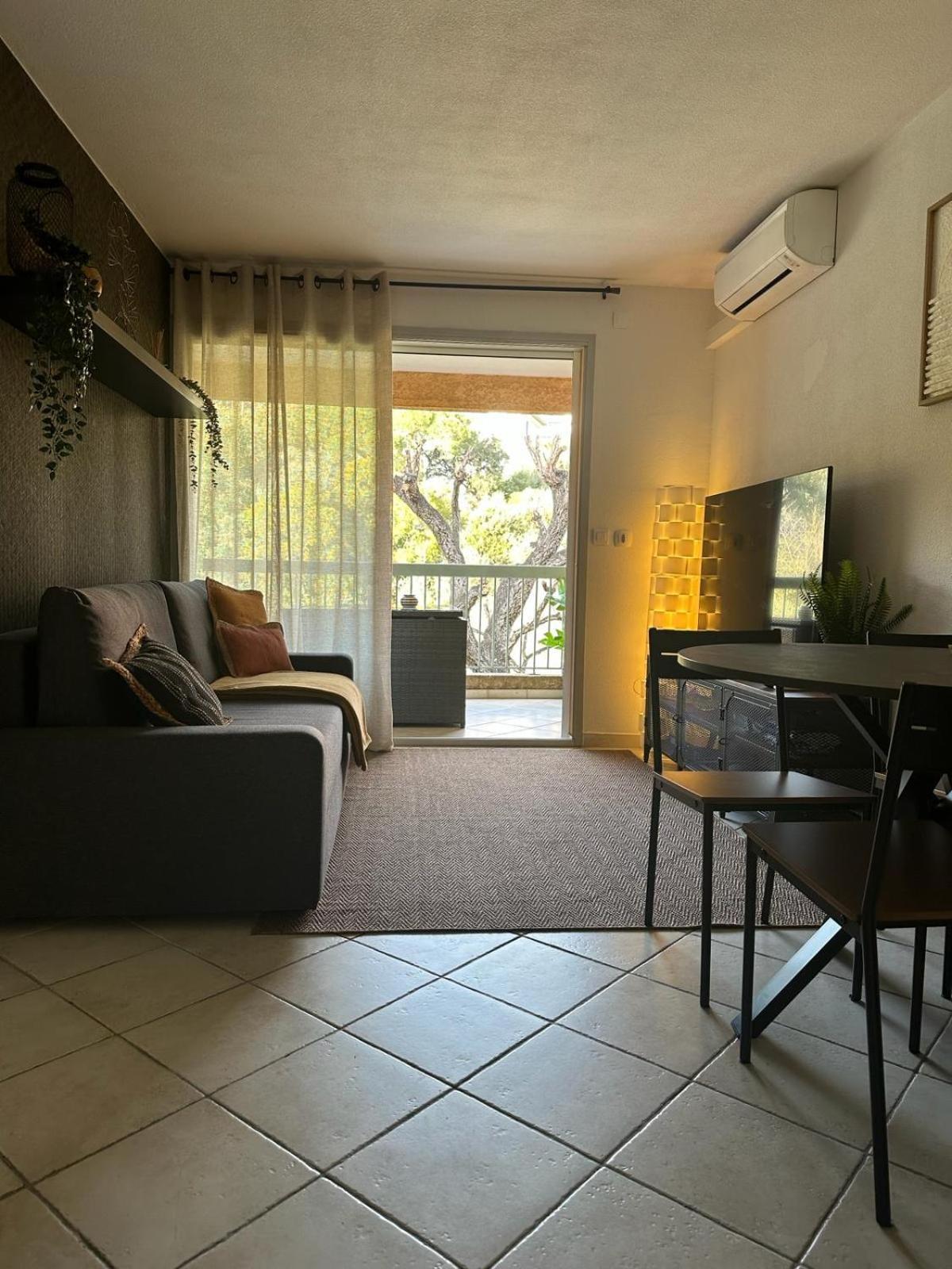 Appartement Residence Santa Barbara Avec Piscine Et A 750M De La Plage Cavalaire-sur-Mer Εξωτερικό φωτογραφία