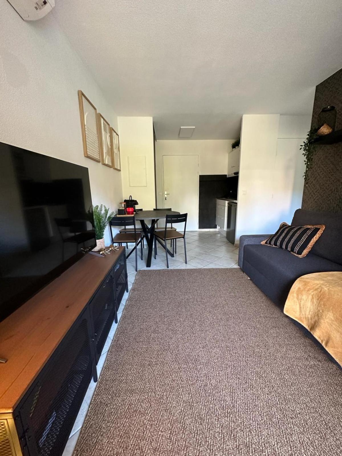 Appartement Residence Santa Barbara Avec Piscine Et A 750M De La Plage Cavalaire-sur-Mer Εξωτερικό φωτογραφία