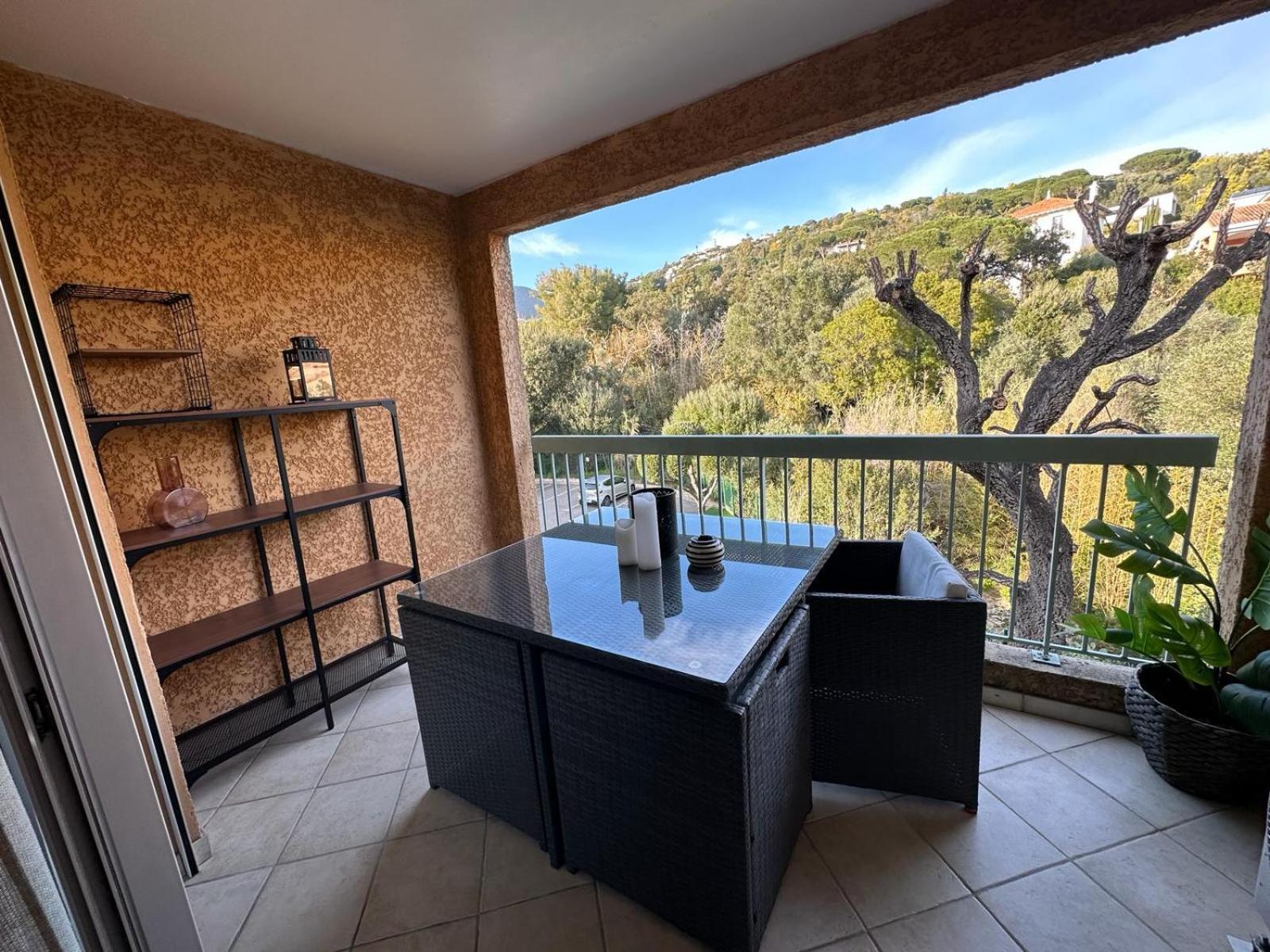 Appartement Residence Santa Barbara Avec Piscine Et A 750M De La Plage Cavalaire-sur-Mer Εξωτερικό φωτογραφία